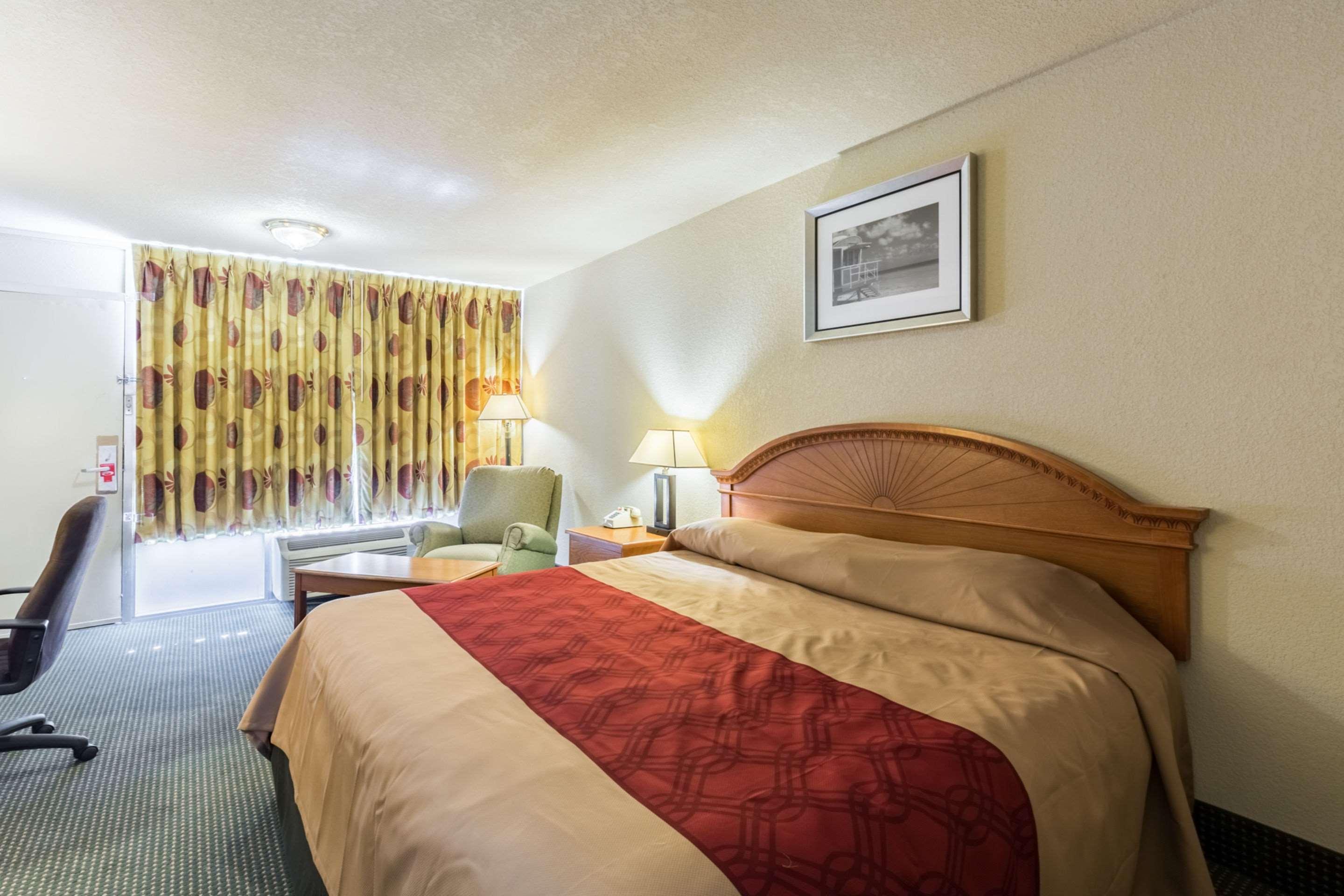 Econo Lodge Baytown Exterior photo